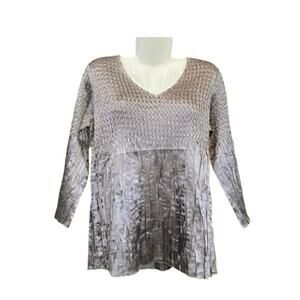 Charlie Paige Women's Silvery/Gray Crinkle V-Neck 3/4 Sleeve Blouse | Size L/XL